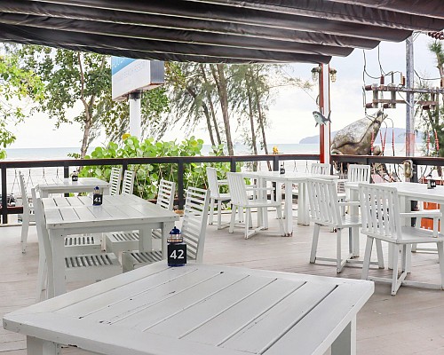 Breeze Cafe & Bistro