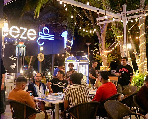 Breeze Cafe & Bistro
