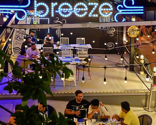 Breeze Cafe & Bistro