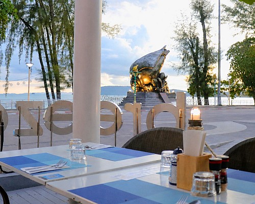 Breeze Cafe & Bistro